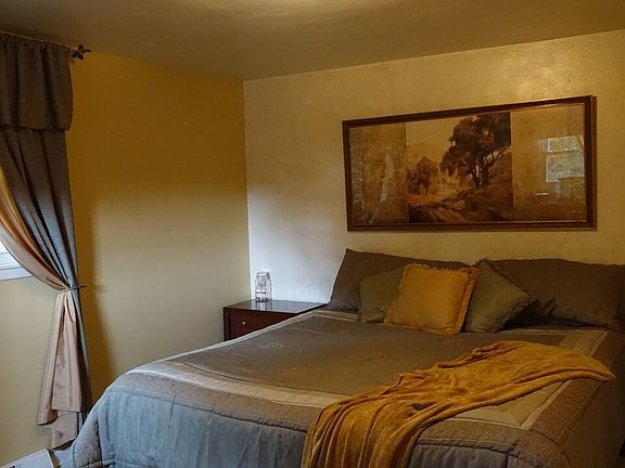 5th image of 1006 Mount Mary Dr