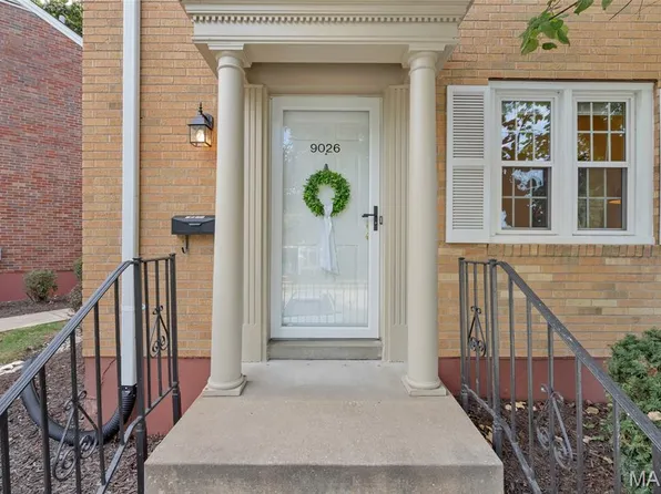 9026 W Swan Cir, Saint Louis, MO 63144