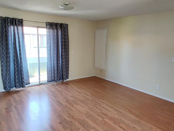 4th image of 4213 Lockwood Ave APT 4