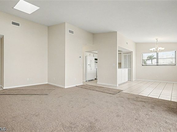 4th image of 4528 SE 5th Pl APT 8