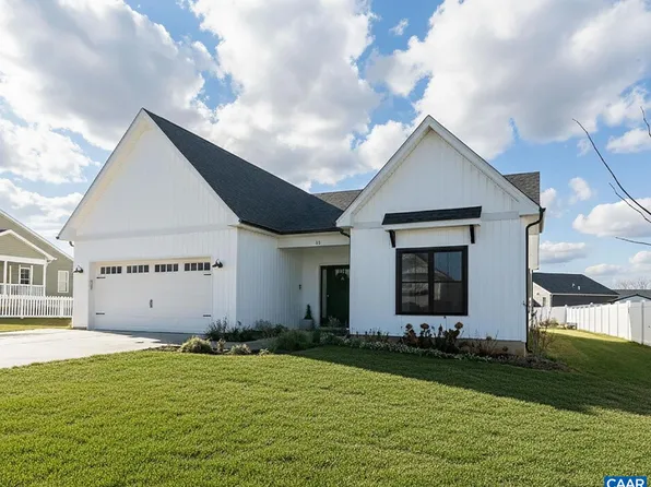 12 Laura Jean Ct, Waynesboro, VA 22980