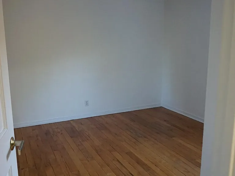 100 Shady Ln — Photo 18