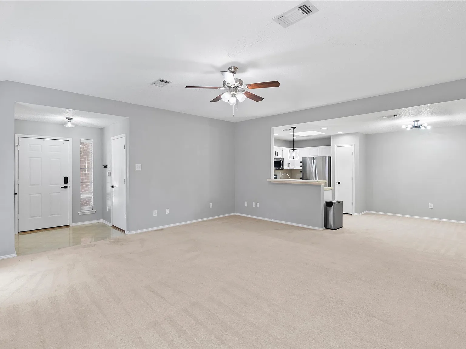 2 bed, 1341 sqft, $2,000 — Photo 4