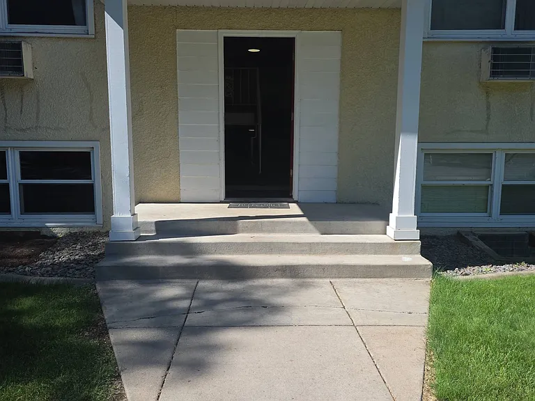 705 E 3rd St #3 — Photo 10