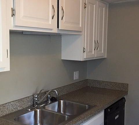 3rd image of 320 Saint Andrews Dr