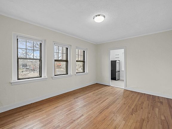 4th image of 1515 Vine St #C872323ad