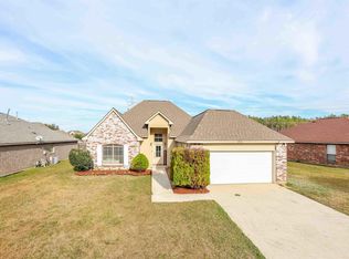 25912 Stonehenge Dr, Denham Springs, LA 70726