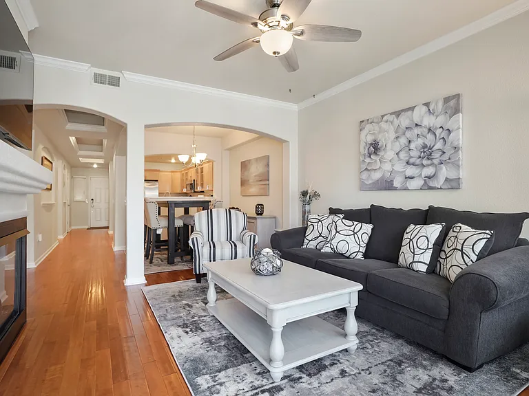 1727 N Pearl St #206 — Photo 9