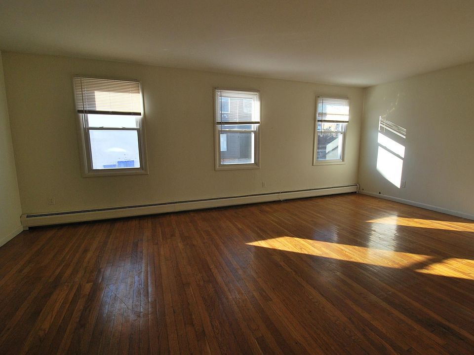 1st image of 11A Piermont Ave #11A