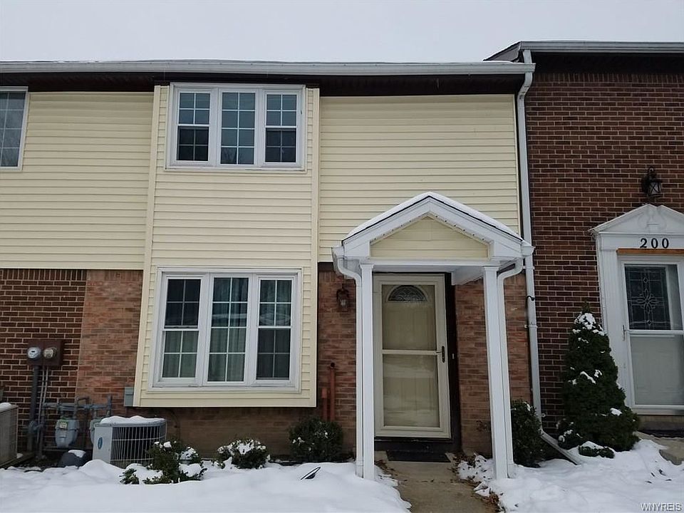 1st image of 202 Stepping Stone Ln