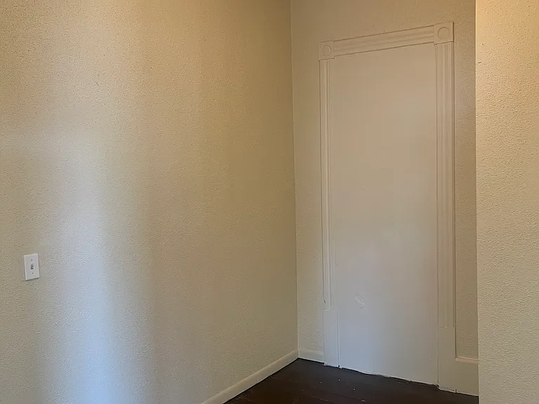 602 11th St #2 — Photo 11