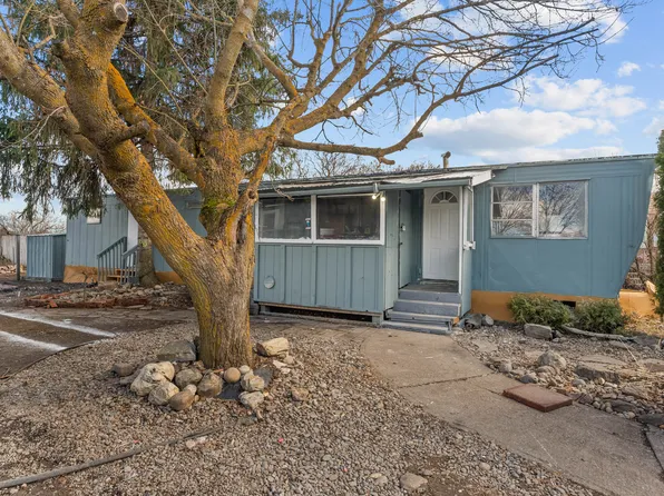 19221 E Buckeye Ave Trailer 8, Otis Orchards, WA 99027