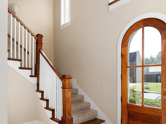 5th image of 1056 Evan Cir