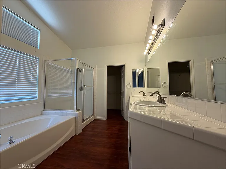 5569 Hunt Club Dr — Photo 20