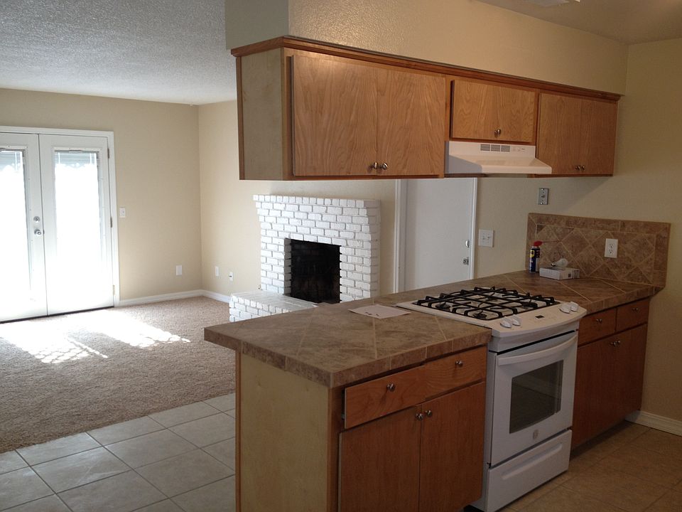 1st image of 1615 N Hall St