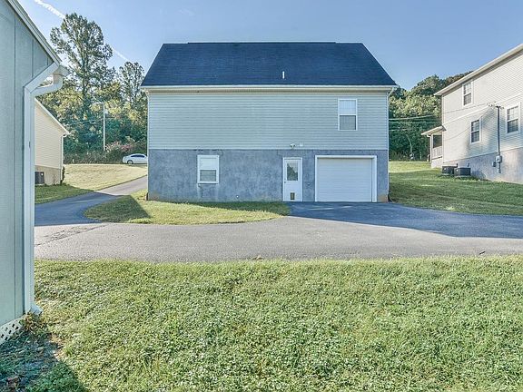 4th image of 113 Cloverdale Ln