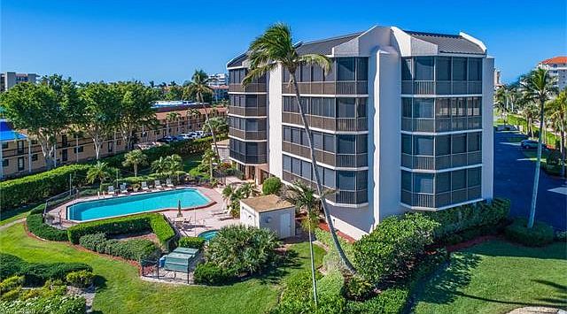 1st image of 961 Collier Ct APT 301