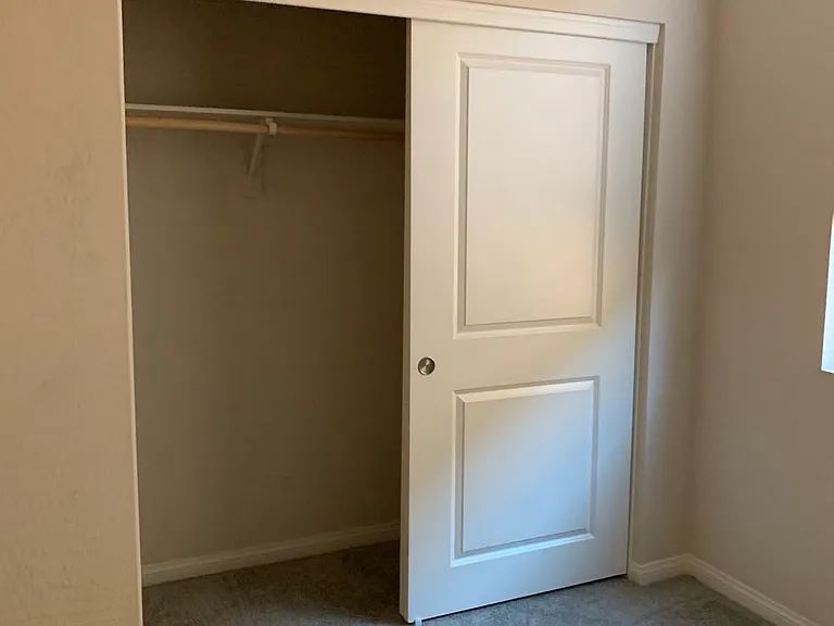 933 Kimbark Ave — Photo 21