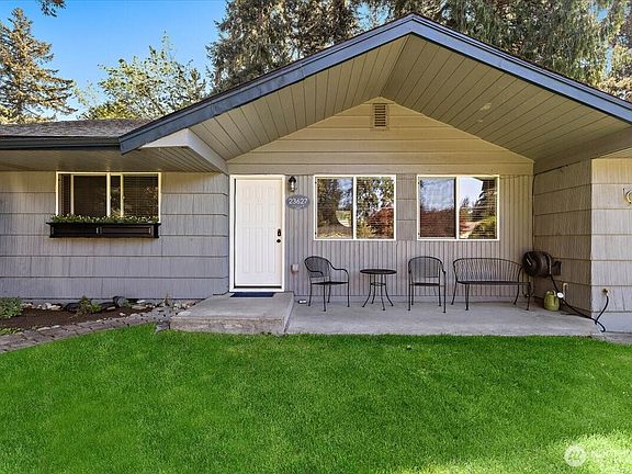 4th image of 23627 101st Avenue W