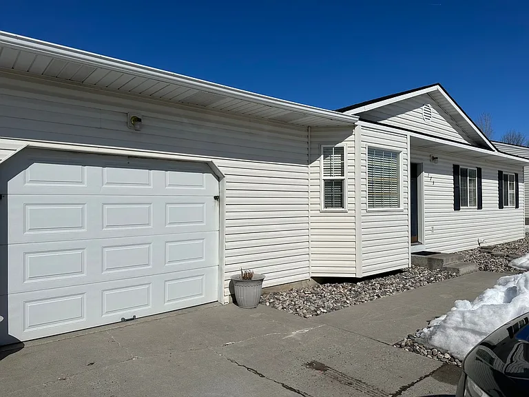 723 Laleene Dr — Photo 25