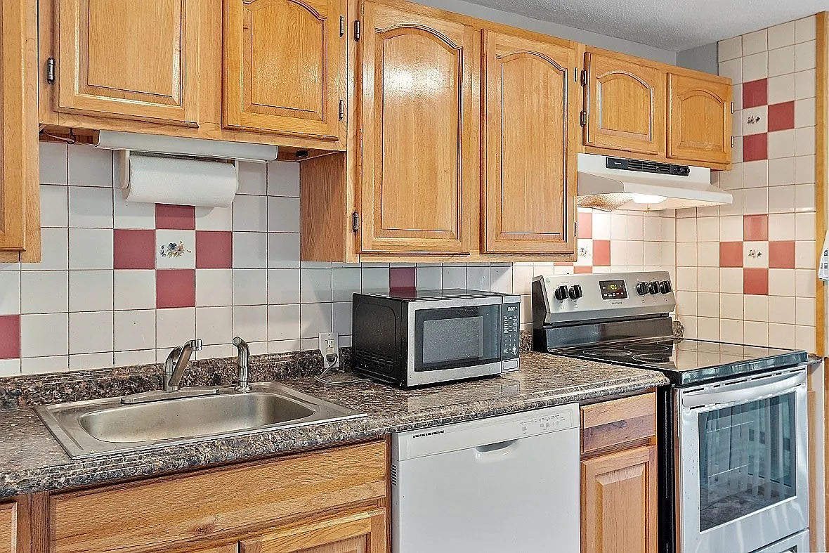 2 bed, 1.0 bath, 730 sqft, $2,300 — Photo 4