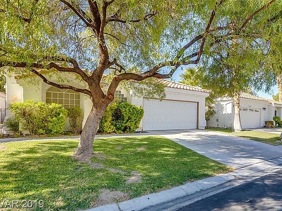 3rd image of 5509 Royal Vista Ln
