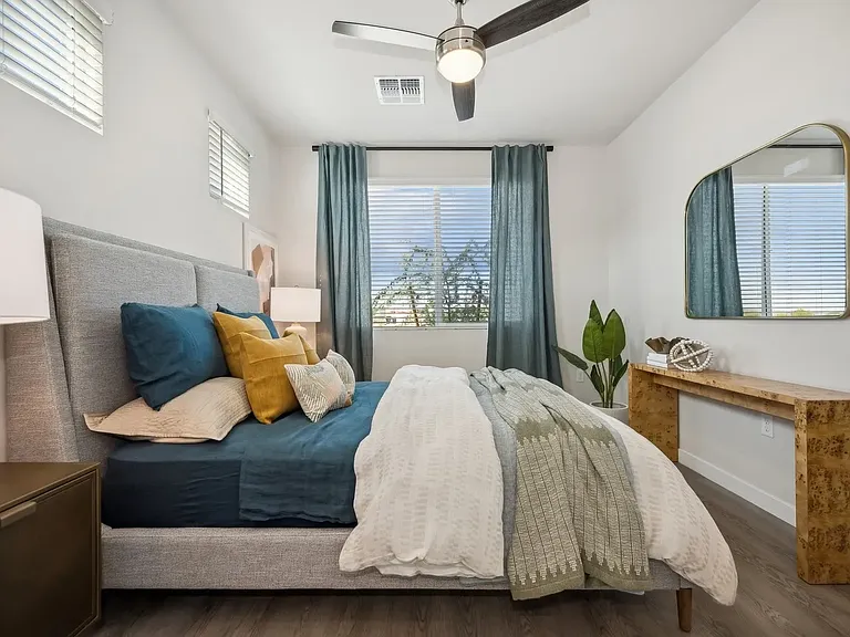 Longbow Luxury Apartments — Photo 50