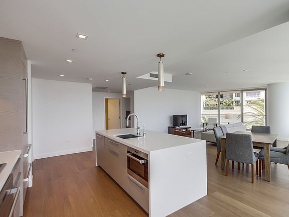 3rd image of 888 W E St
