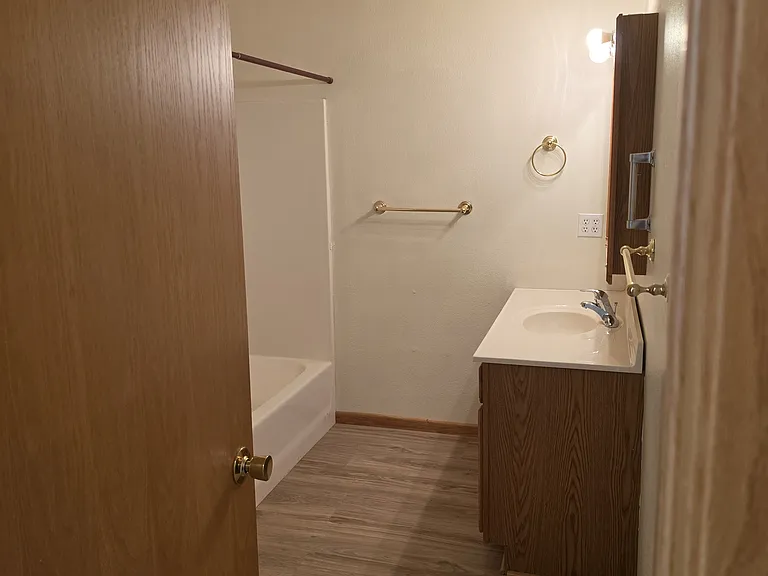 107 Kendall St — Photo 9