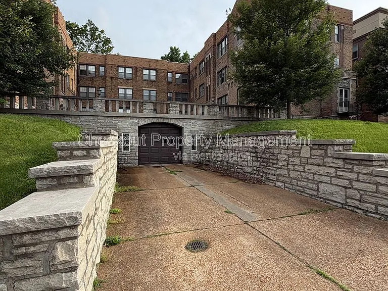 5616 Pershing Ave #64 — Photo 12