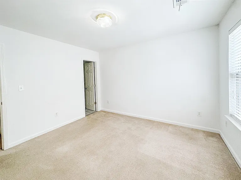 3247 Hidden Cove Cir — Photo 22