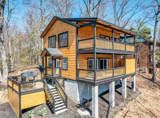 1909 Rose Pass, Pigeon Forge, TN 37863