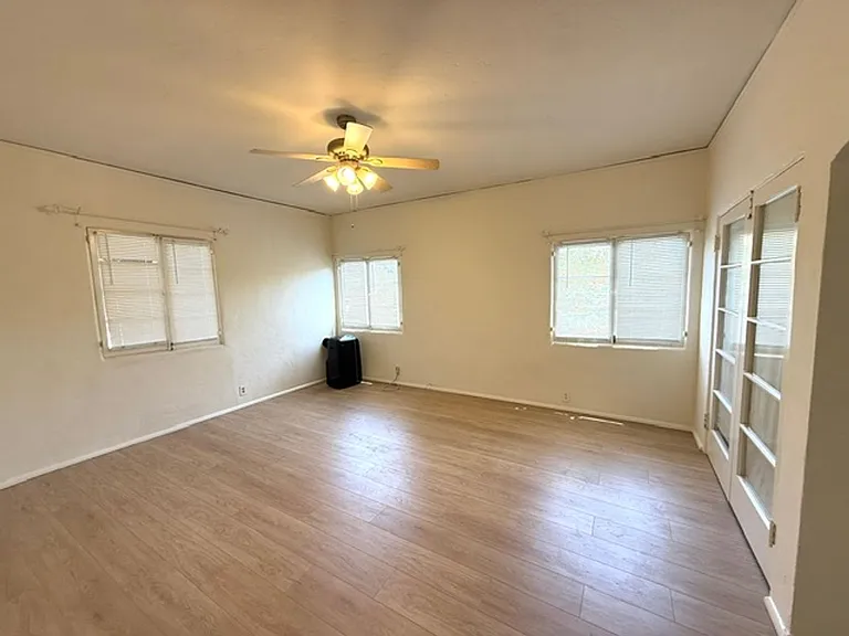 Fair Oaks Apts — Photo 18