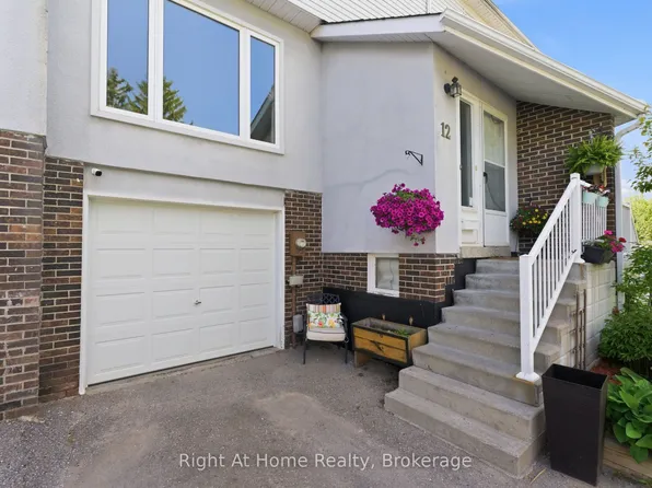 303 Garden St #12, Whitby, ON L1N 3W3