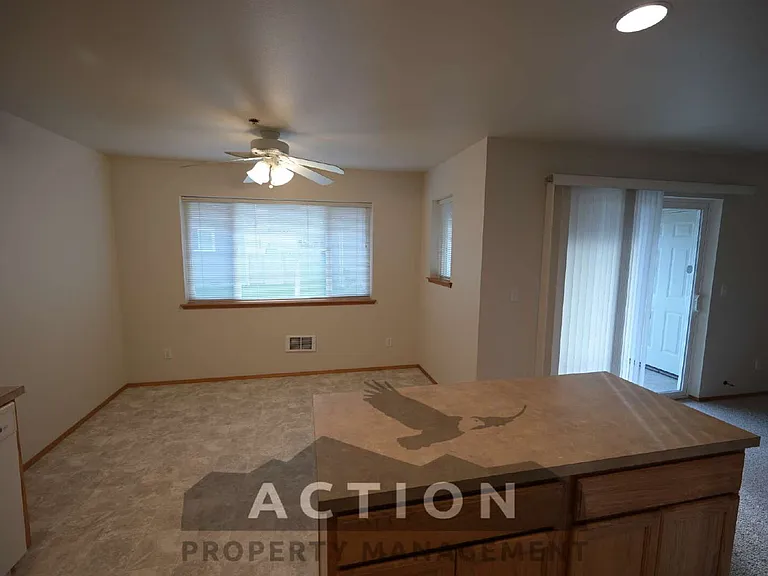 1312 Campbell Ave #4 — Photo 17