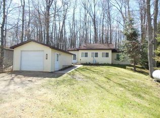 5042 Southwood St, Harrison, MI 48625