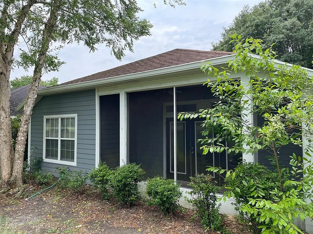 3 bed, 2.0 bath, 1338 sqft, $1,645 — Photo 3