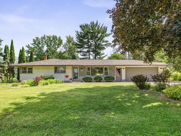 6177 Upper 48th St N, Oakdale, MN 55128