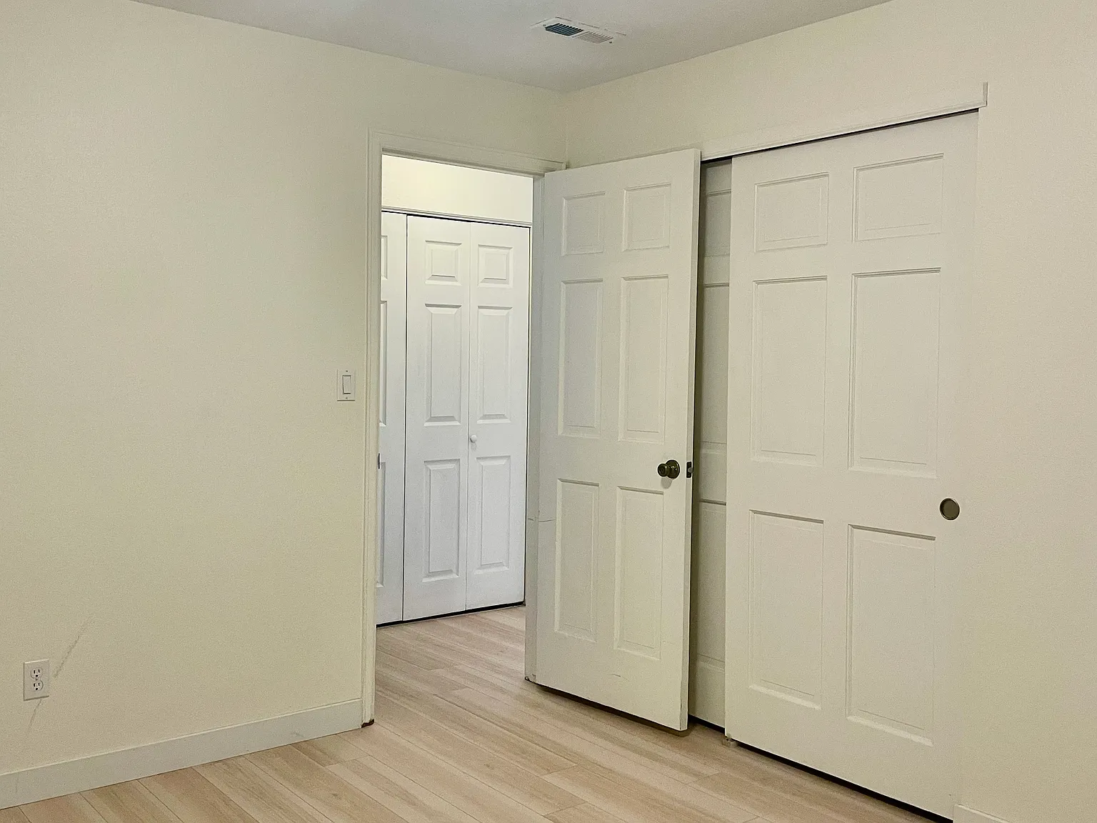 2 bed, 1050 sqft, $2,100 — Photo 3