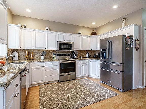 4th image of 10405 NE 86th Ave
