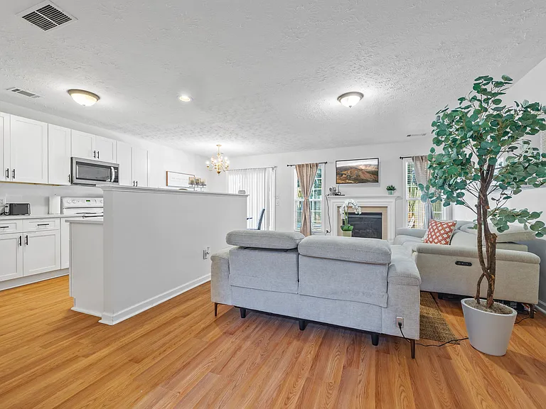 6110 Brookechase Ln — Photo 4