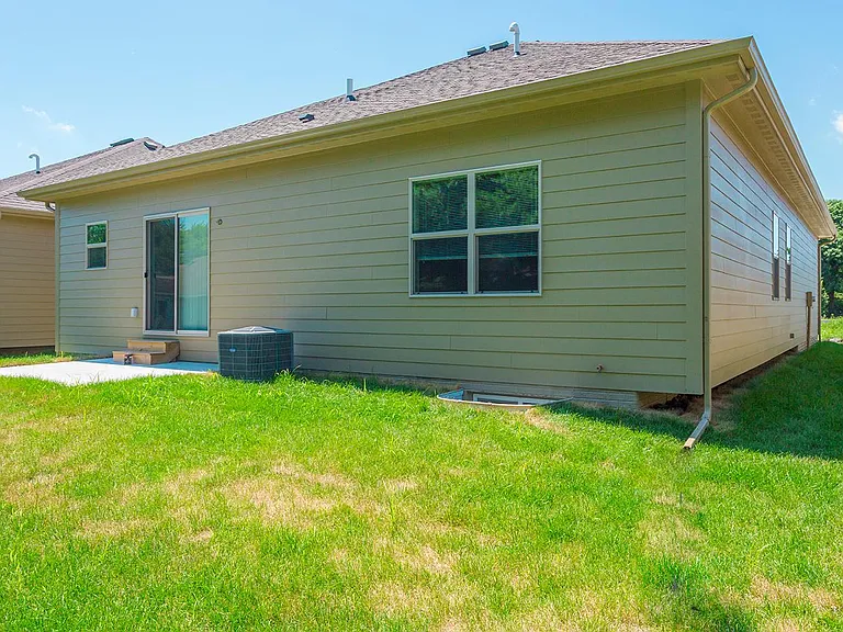 1659 Glade Dr SW — Photo 17