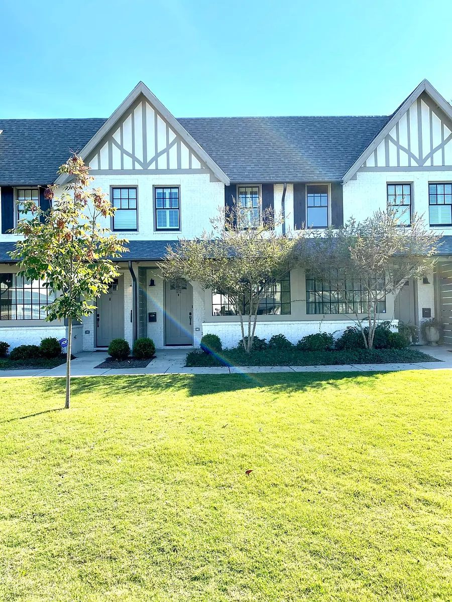 Building Photo - 1372 Calash Ave