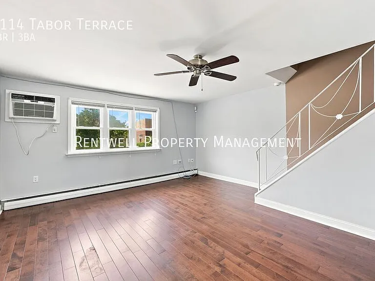 1114 Tabor Ter — Photo 10