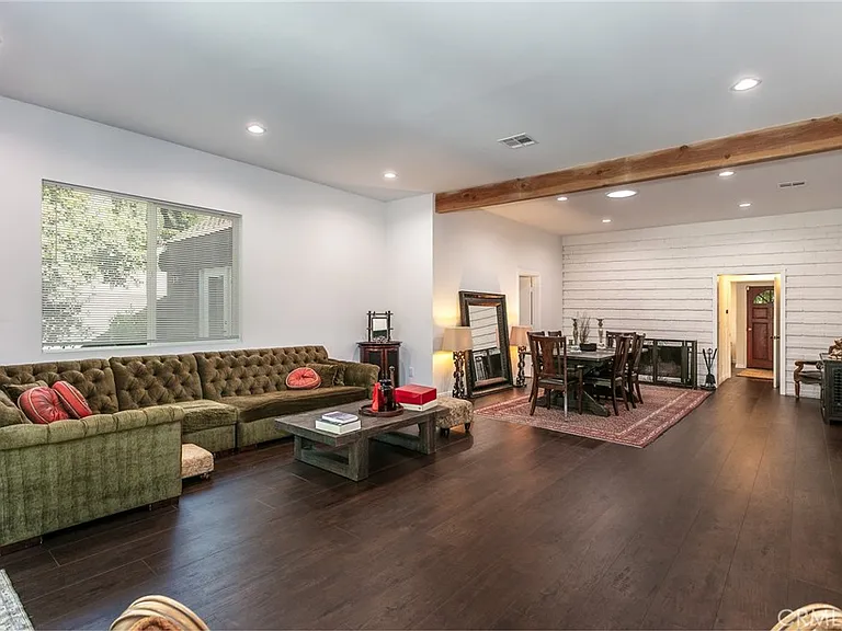 5825 Fulton Ave — Photo 4
