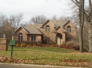 10613 Red Hawk Ln, Spring Grove, IL 60081