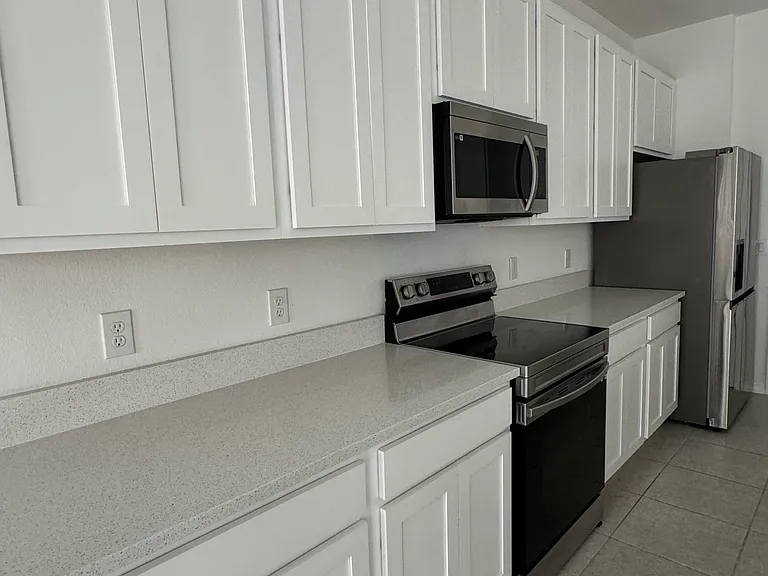 1838 Sanibel Dr — Photo 4