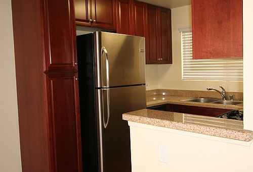 3rd image of 5530 Owensmouth Ave APT 232