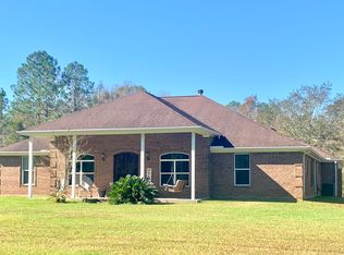 10201 Flintridge Dr, Moss Point, MS 39562