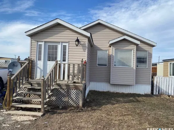 106 1ST Avenue SW #23, Weyburn, SK S4H 2J1